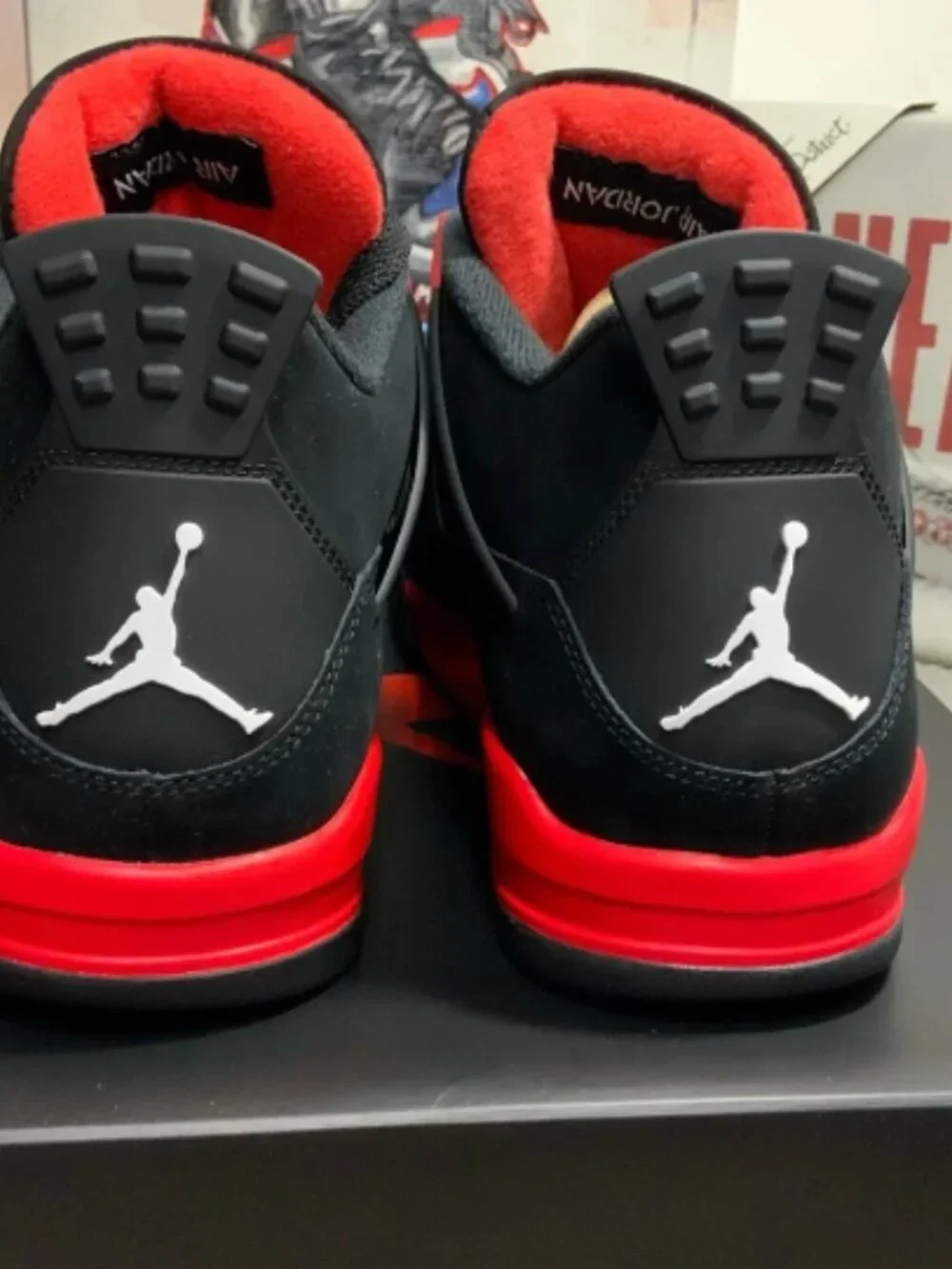 New Air Jordan 4 Retro “Red Thunder”